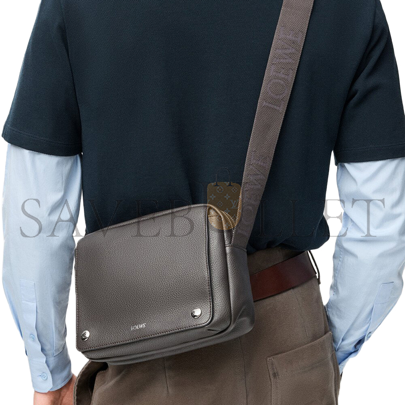 LOEWE MEDIUM PEBBLE MESSENGER BAG IN SUPPLE GRAINED CALFSKIN BANBA73X04 (23*18*9cm)
